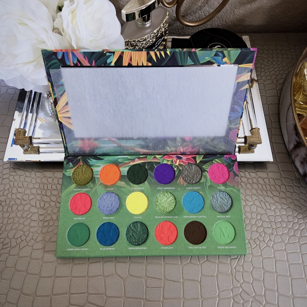 Nomad Cosmetics Bosque Nuboso de Monteverde Eyeshadow Palette